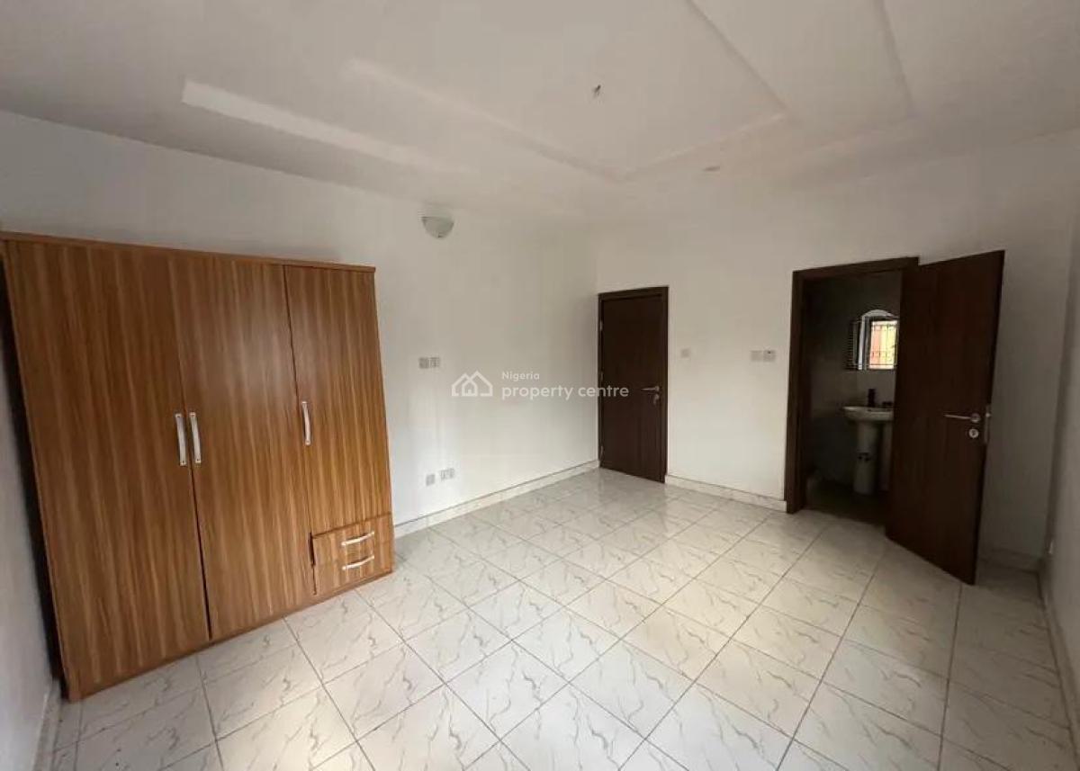 Excellent Spacious 3 Bedroom Apartment, Lekki Phase 1, Lekki, Lagos, Flat / Apartment for Rent