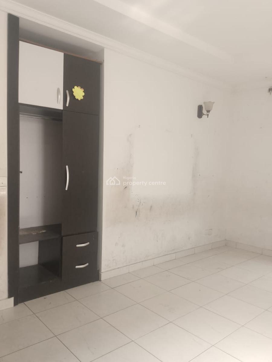 Luxurious Room Upstairs, Ikota, Lekki, Lagos, Self Contain (single Rooms) for Rent