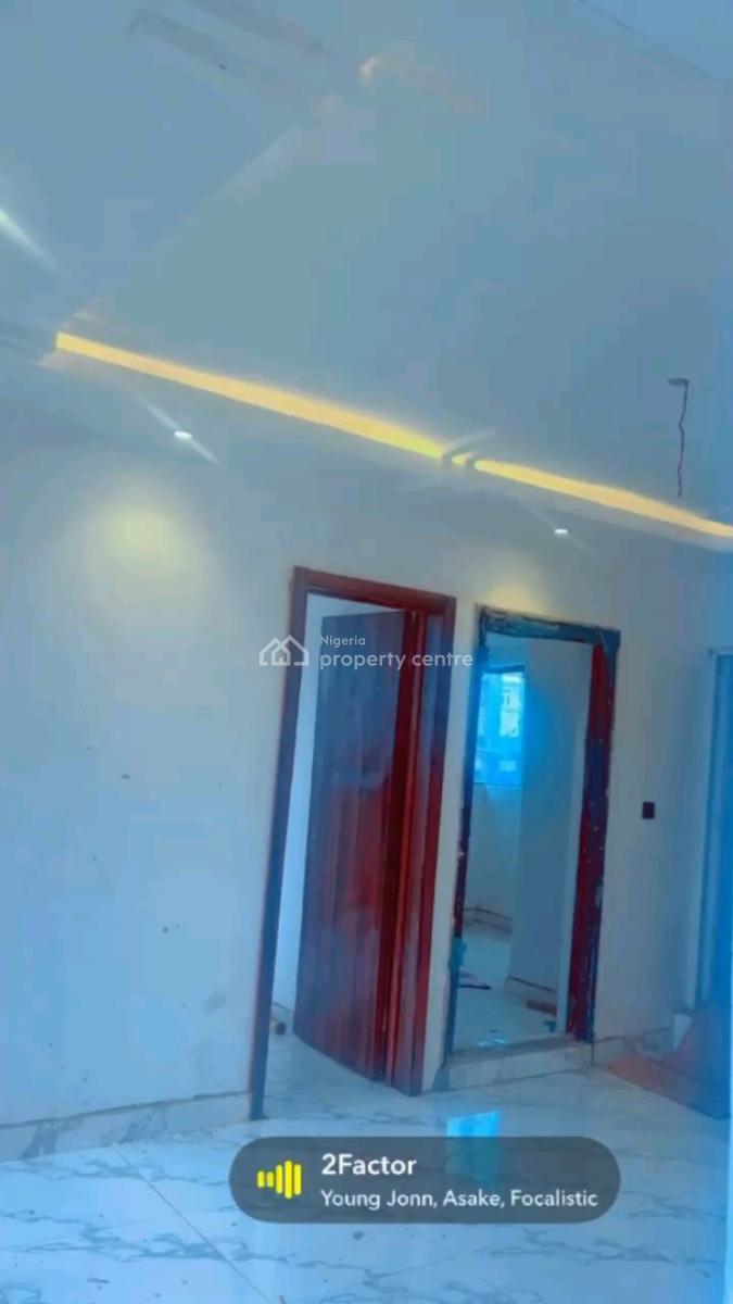 Standard and Executive 2 Bedroom Flat, Oyadiran Estate, Sabo, Yaba, Lagos, Flat / Apartment for Rent