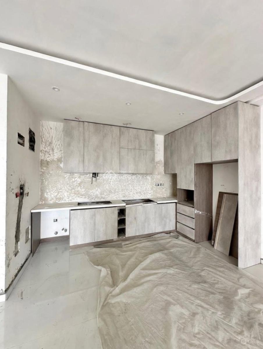 Luxury 2 Bedroom Apartment, Lekki Phase 1, Lekki, Lagos, Block of Flats for Sale