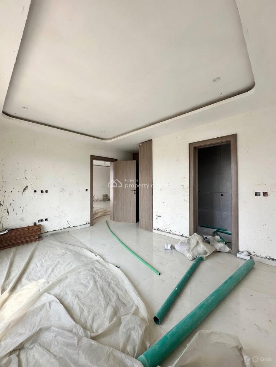 Luxury 2 Bedroom Apartment, Lekki Phase 1, Lekki, Lagos, Block of Flats for Sale