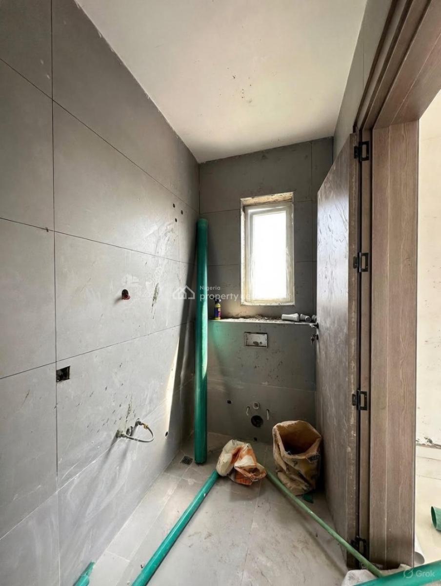 Luxury 2 Bedroom Apartment, Lekki Phase 1, Lekki, Lagos, Block of Flats for Sale