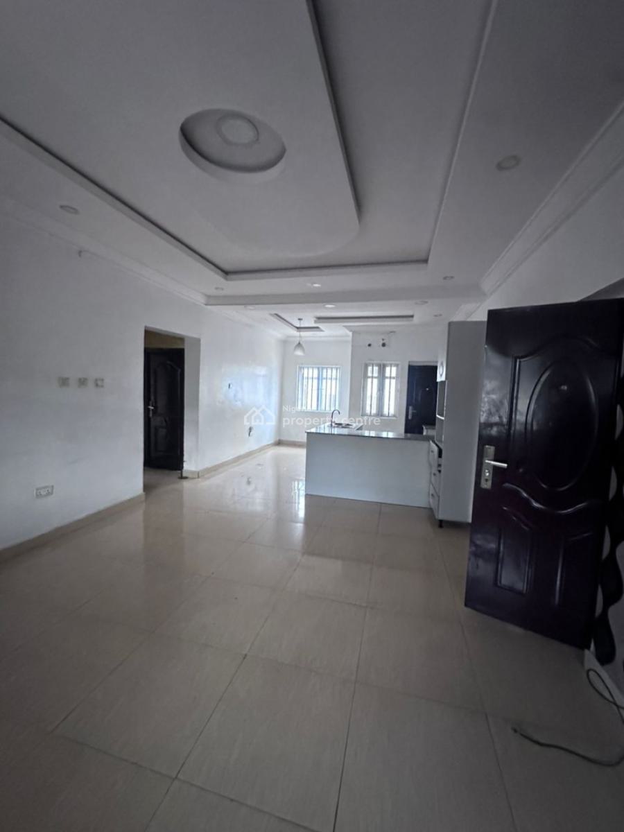 Spacious 3 Bedroom Flat, Off Randle Avenue, Surulere, Lagos, Flat / Apartment for Rent