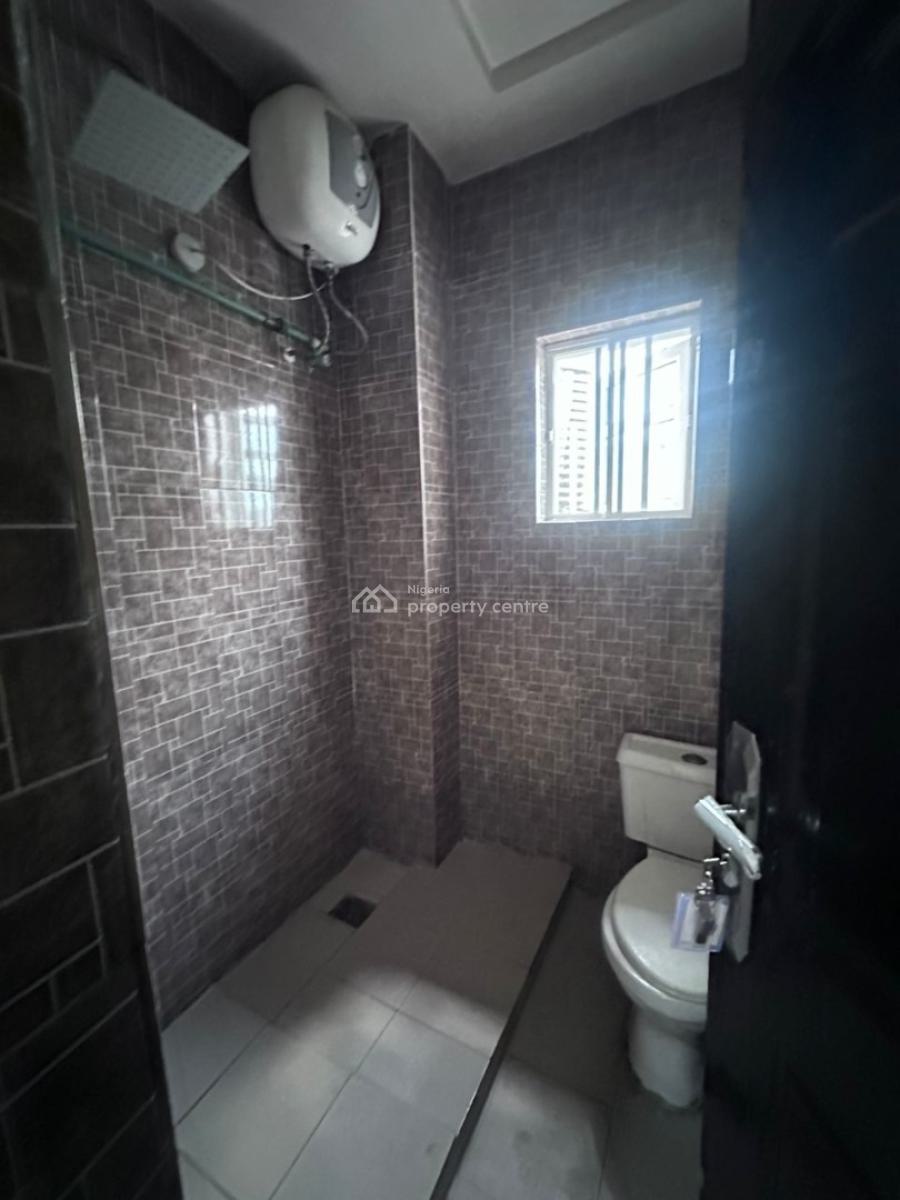 Spacious 3 Bedroom Flat, Off Randle Avenue, Surulere, Lagos, Flat / Apartment for Rent