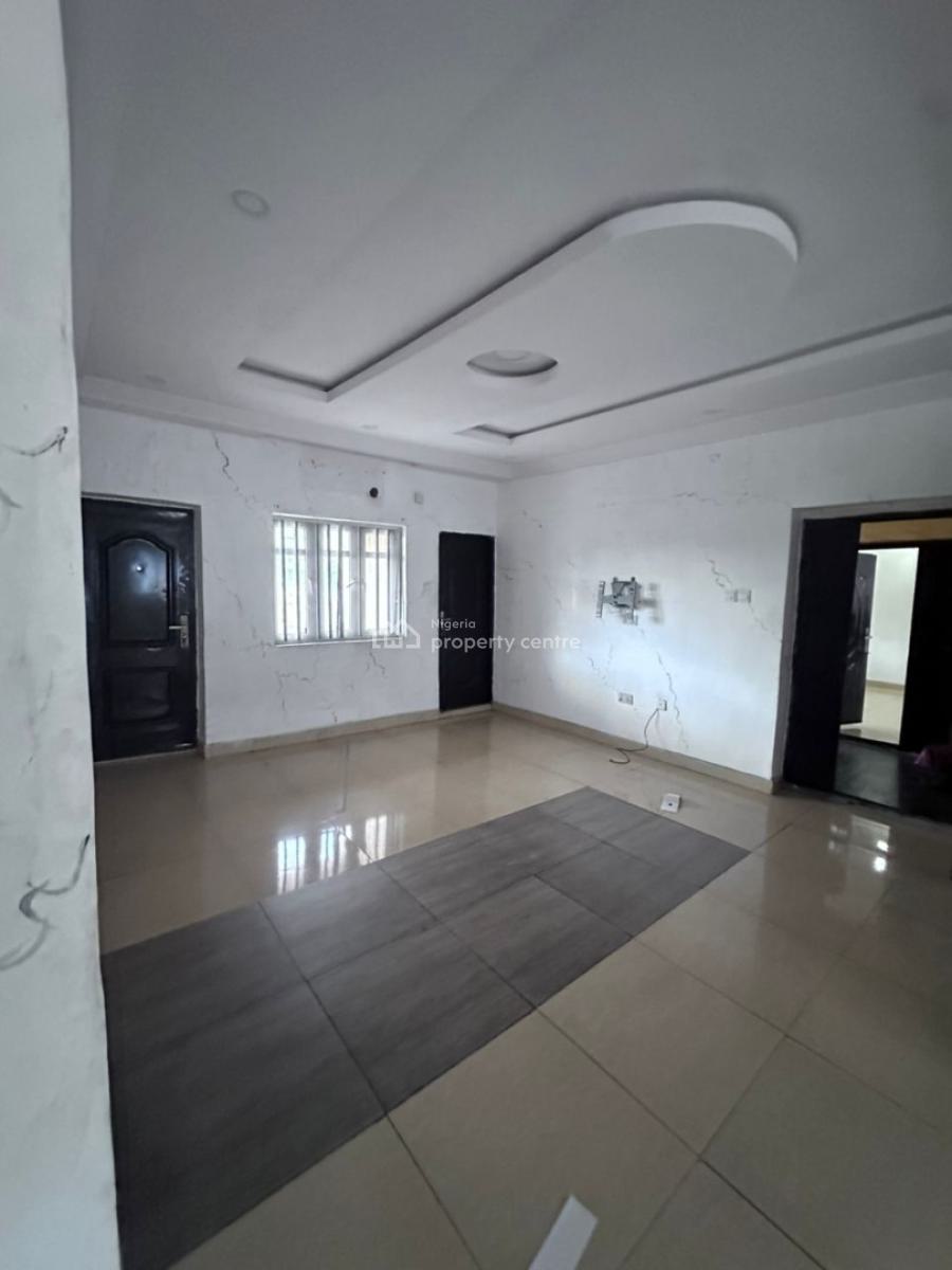 Spacious 3 Bedroom Flat, Off Randle Avenue, Surulere, Lagos, Flat / Apartment for Rent
