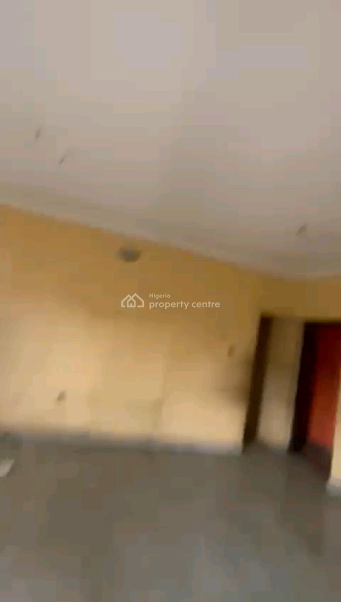3 Bedroom Flat ( Renovation Going on) with 3 Toilets & 2 Baths, Alagomeji, Yaba, Lagos, Flat / Apartment for Rent