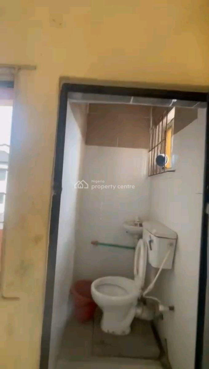 3 Bedroom Flat ( Renovation Going on) with 3 Toilets & 2 Baths, Alagomeji, Yaba, Lagos, Flat / Apartment for Rent