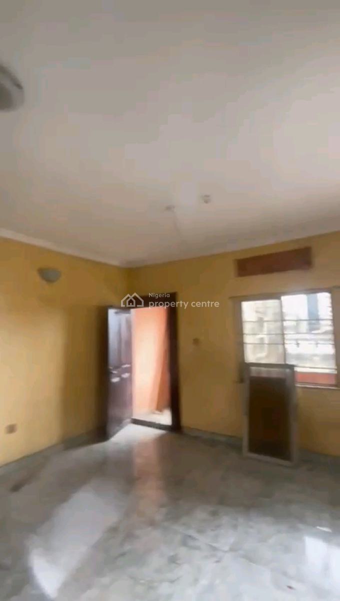 3 Bedroom Flat ( Renovation Going on) with  3toilets & 2 Baths, Alagomeji, Yaba, Lagos, Flat / Apartment for Rent