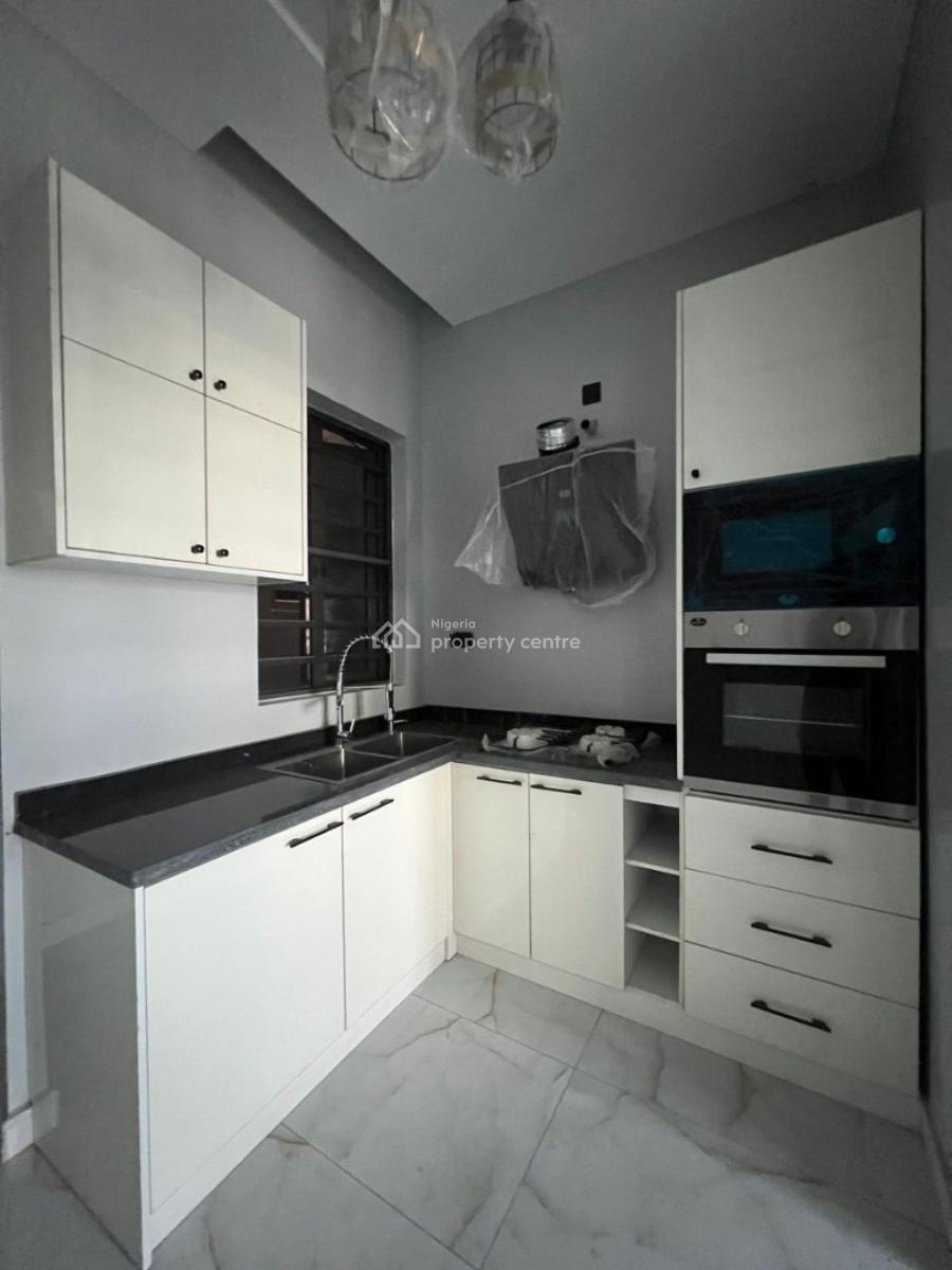 2 Bedroom Apartment, Lekki Phase 1, Lekki, Lagos, Flat / Apartment for Rent