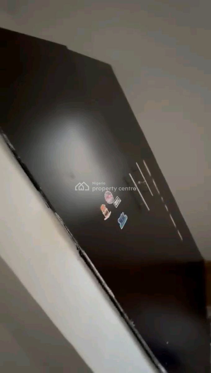 a Neatly Used and Standard 2bedroom Apartment,, Off Palace Road, Oworonshoki, Shomolu, Lagos, Flat / Apartment for Rent