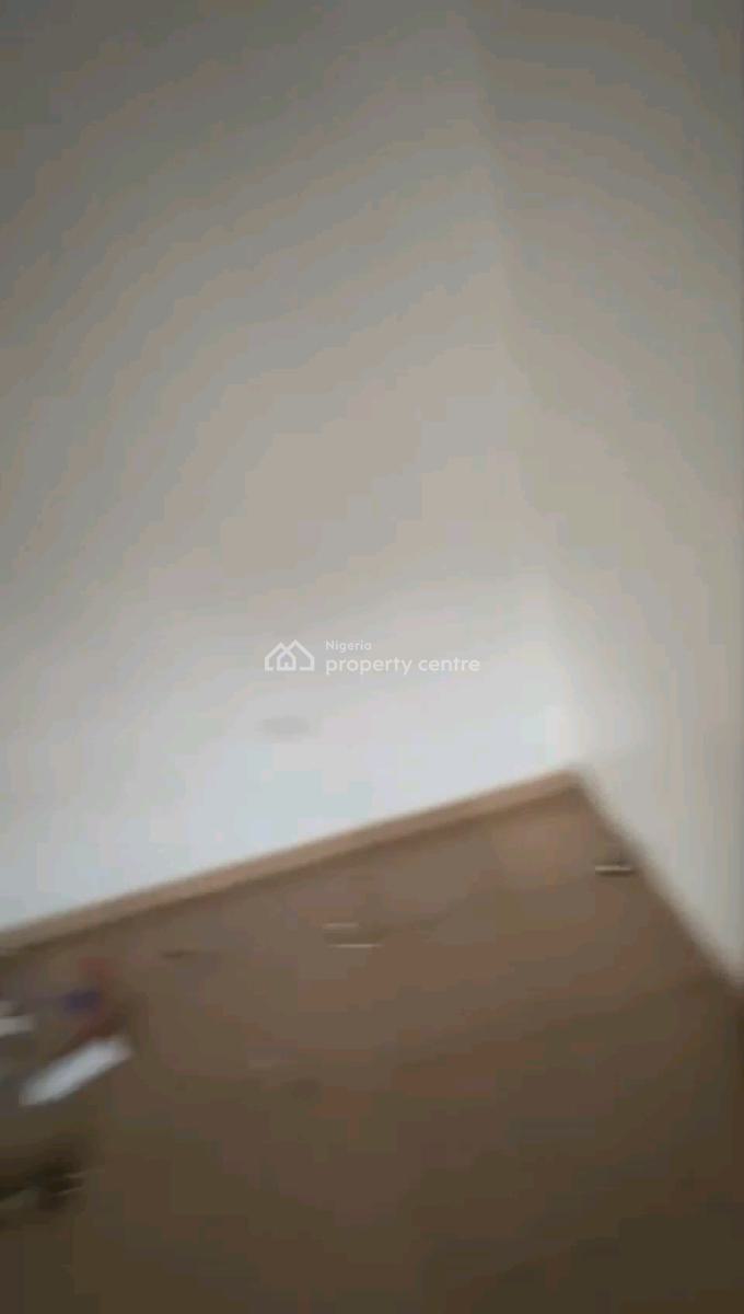 a Neatly Used and Standard 2bedroom Apartment,, Off Palace Road, Oworonshoki, Shomolu, Lagos, Flat / Apartment for Rent