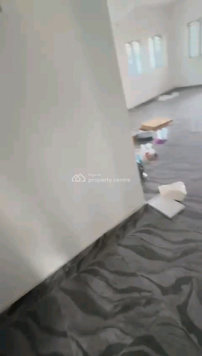 a Neatly Used and Standard 2 Bedroom Apartment, Off Palace Road, Oworonshoki, Shomolu, Lagos, Flat / Apartment for Rent