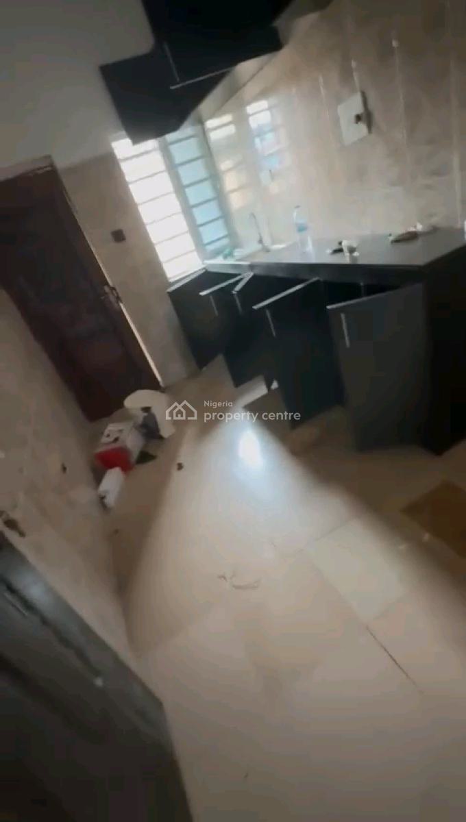 a Neatly Used and Standard 2 Bedroom Apartment, Off Palace Road, Oworonshoki, Shomolu, Lagos, Flat / Apartment for Rent