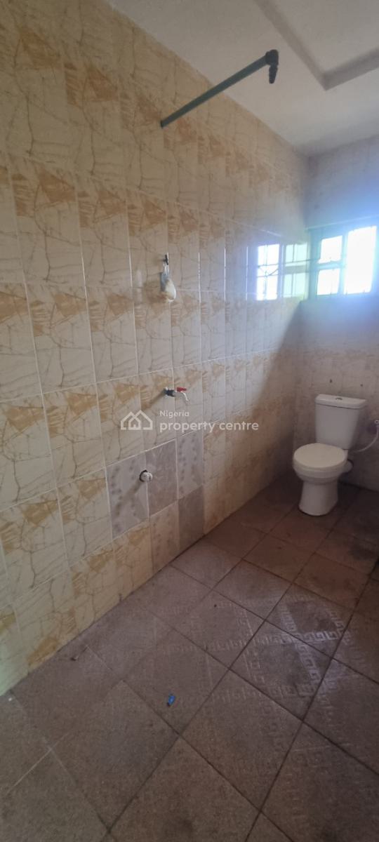 Well Maintained 2 Bedroom Flat, Tina Johnson Close Behind Coastal Road, Lekki, Lagos, Flat / Apartment for Rent