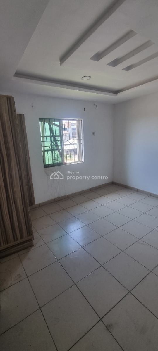 Well Maintained 2 Bedroom Flat, Tina Johnson Close Behind Coastal Road, Lekki, Lagos, Flat / Apartment for Rent