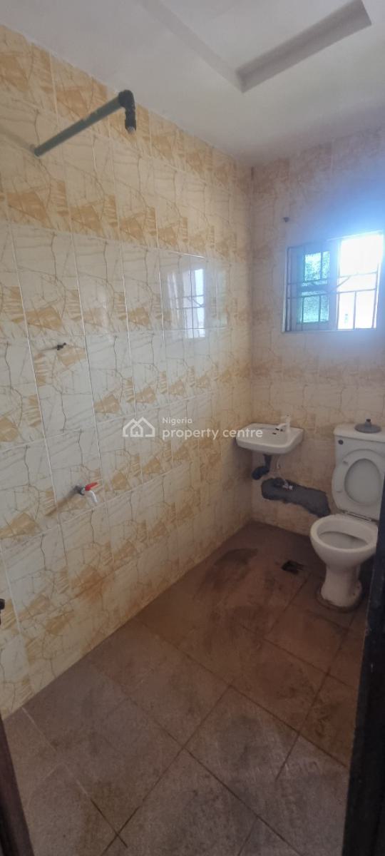 Well Maintained 2 Bedroom Flat, Tina Johnson Close Behind Coastal Road, Lekki, Lagos, Flat / Apartment for Rent