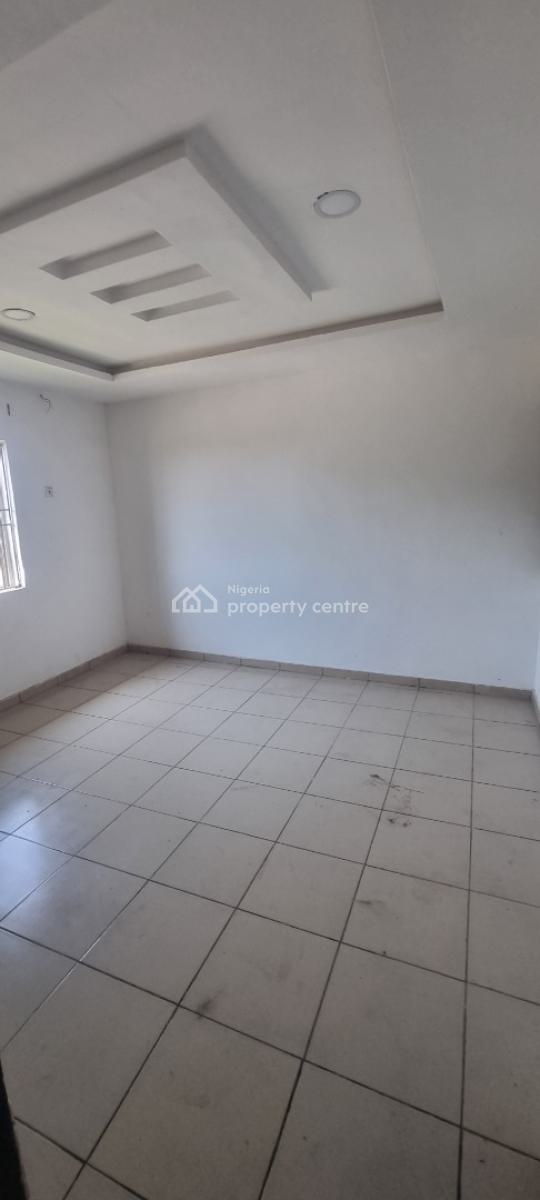 Well Maintained 2 Bedroom Flat, Tina Johnson Close Behind Coastal Road, Lekki, Lagos, Flat / Apartment for Rent