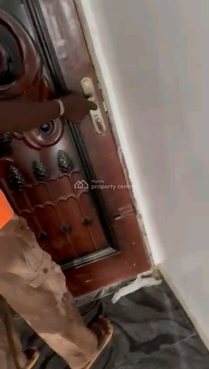 a Neatly Used and Standard 2bedroom Duplex, Off Palace Road, Oworonshoki, Shomolu, Lagos, Detached Duplex for Rent