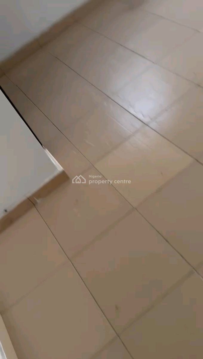 a Neatly Used and Standard 2bedroom Duplex, Off Palace Road, Oworonshoki, Shomolu, Lagos, Detached Duplex for Rent