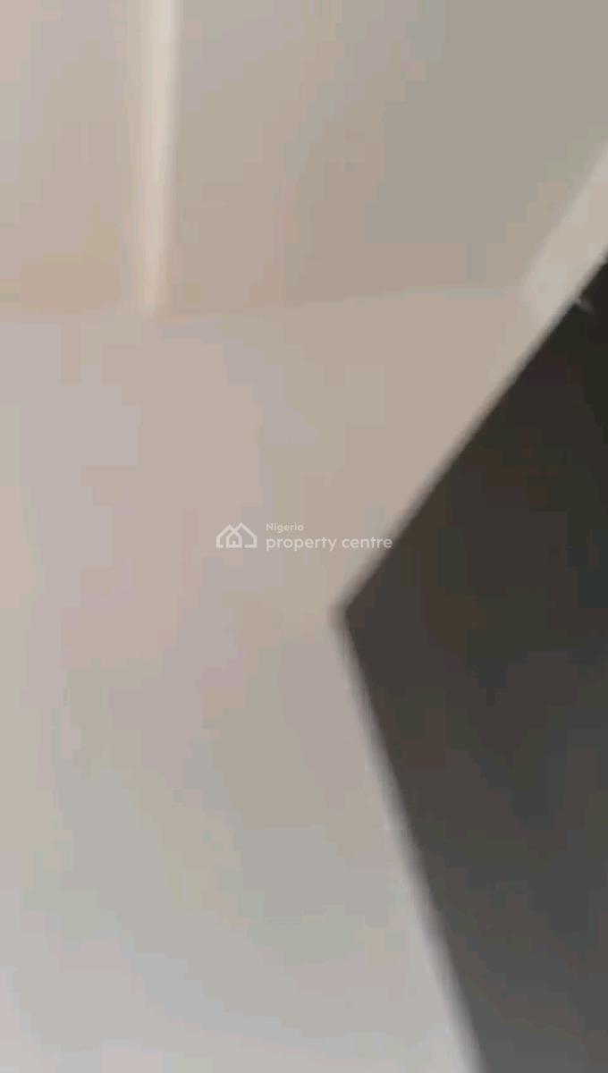 a Neatly Used and Standard 2bedroom Duplex, Off Palace Road, Oworonshoki, Shomolu, Lagos, Detached Duplex for Rent