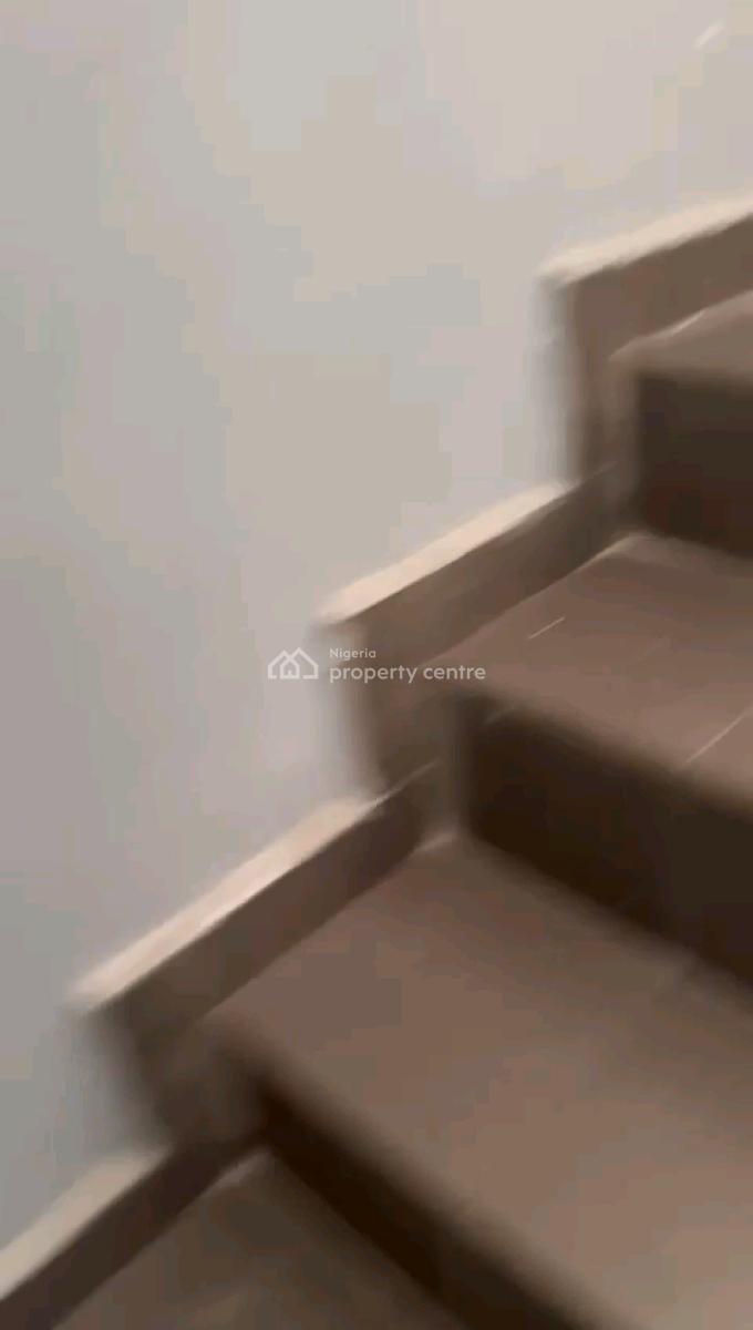 a Neatly Used and Standard 2bedroom Duplex, Off Palace Road, Oworonshoki, Shomolu, Lagos, Detached Duplex for Rent