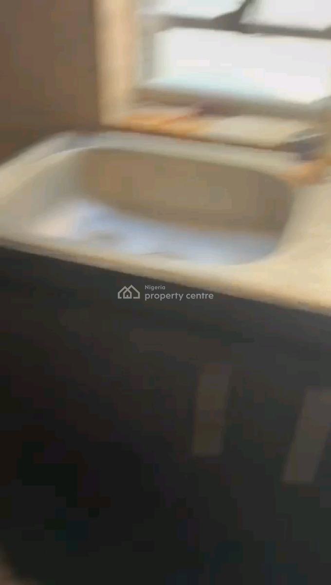 a Neatly Used and Standard 2bedroom Duplex, Off Palace Road, Oworonshoki, Shomolu, Lagos, Detached Duplex for Rent