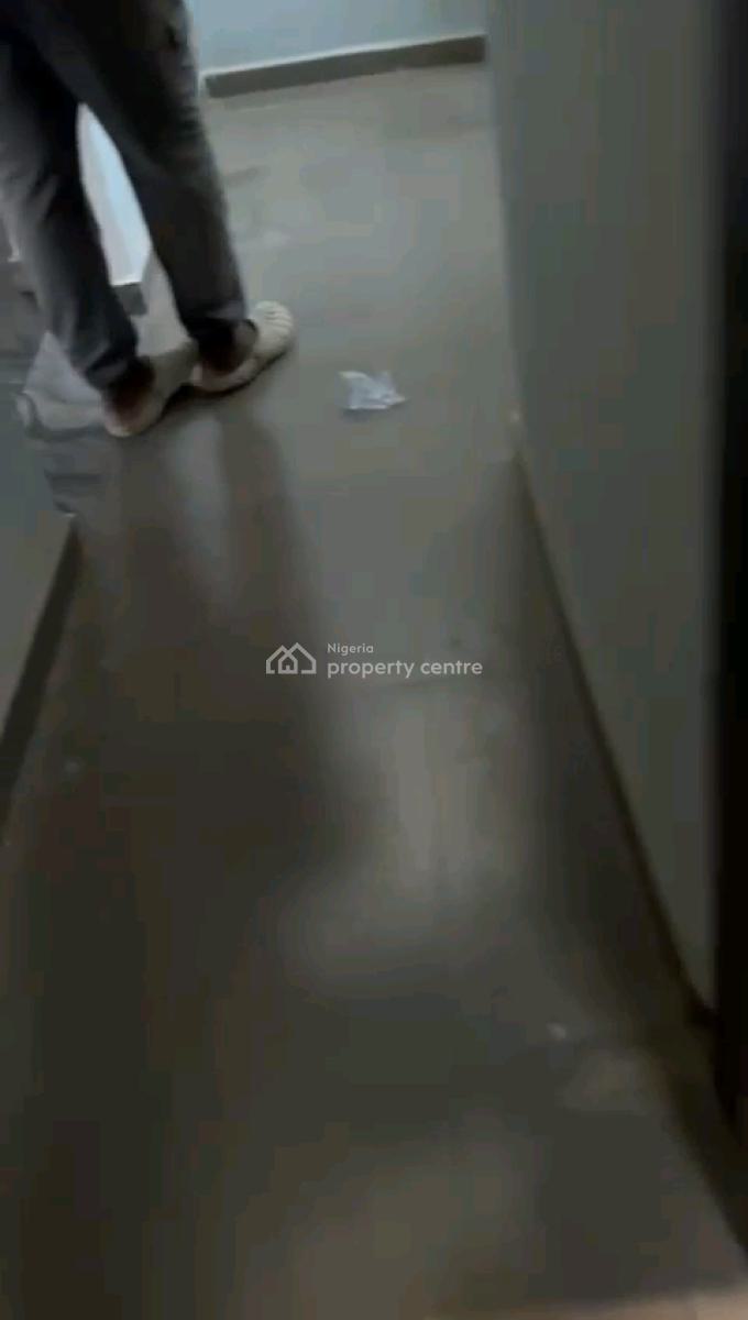 a Neatly Used and Standard 2bedroom Duplex, Off Palace Road, Oworonshoki, Shomolu, Lagos, Detached Duplex for Rent