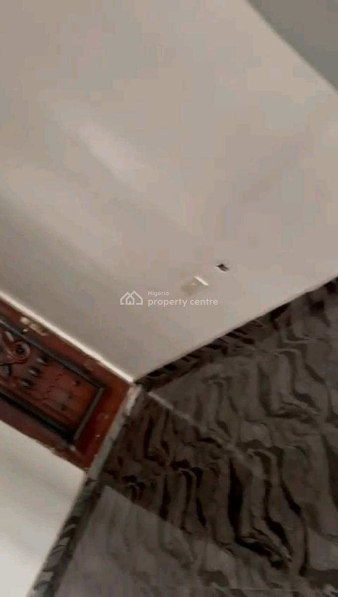 a Neatly Used and Standard 2bedroom Duplex, Off Palace Road, Oworonshoki, Shomolu, Lagos, Detached Duplex for Rent