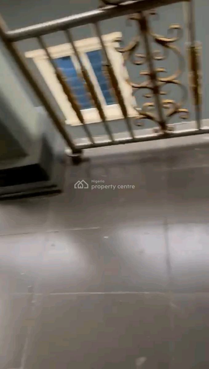 a Neatly Used and Standard 2bedroom Duplex, Off Palace Road, Oworonshoki, Shomolu, Lagos, Detached Duplex for Rent