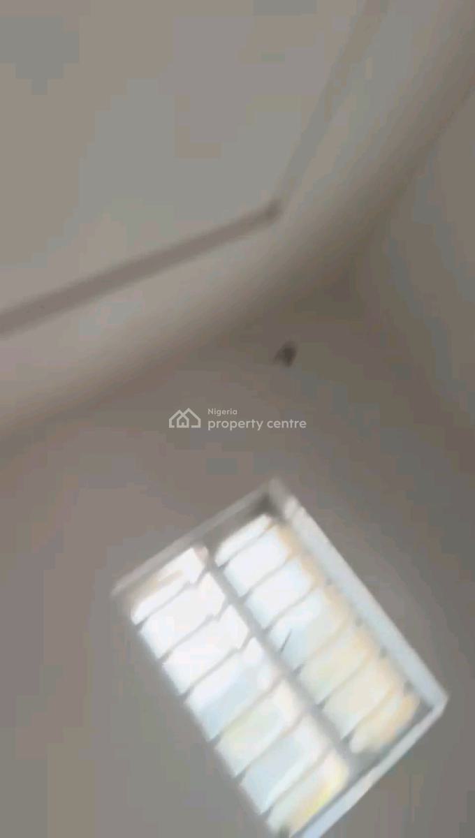 a Neatly Used and Standard 2 Bedroom Duplex, Off Palace Road, Oworonshoki, Shomolu, Lagos, Detached Duplex for Rent