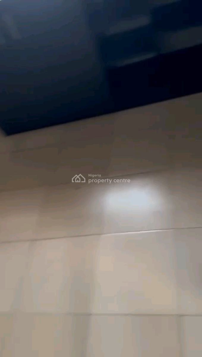 a Neatly Used and Standard 2 Bedroom Duplex, Off Palace Road, Oworonshoki, Shomolu, Lagos, Detached Duplex for Rent