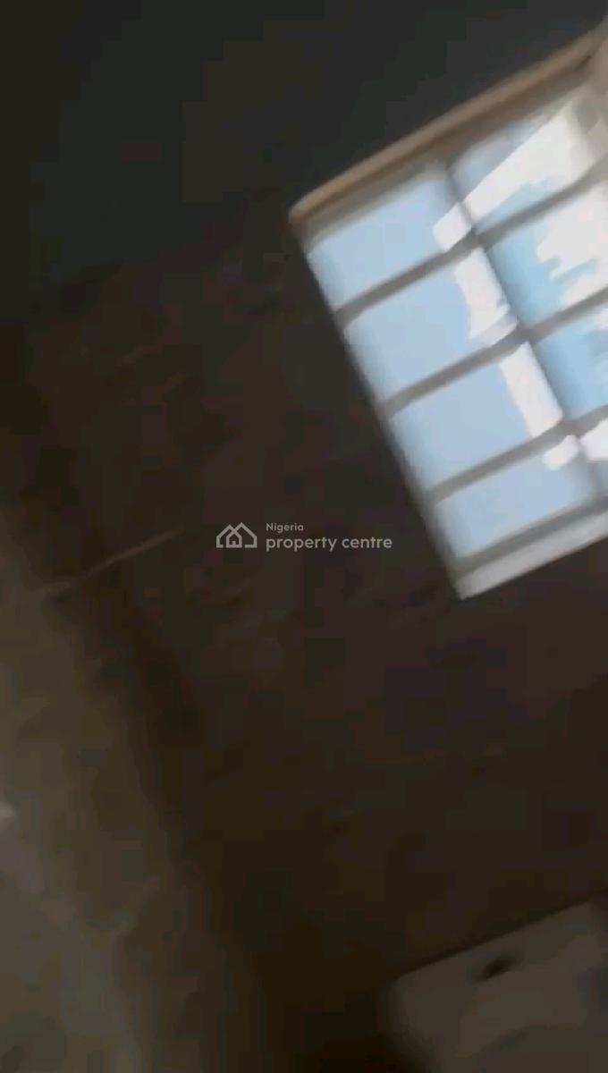 a Neatly Used and Standard 2 Bedroom Duplex, Off Palace Road, Oworonshoki, Shomolu, Lagos, Detached Duplex for Rent