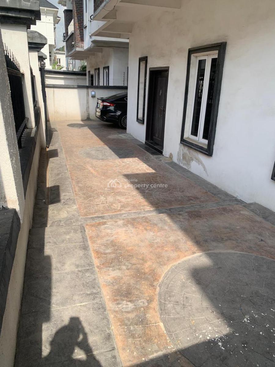 5 Bedroom Detached House + Bq, Osapa, Lekki, Lagos, Detached Duplex for Sale