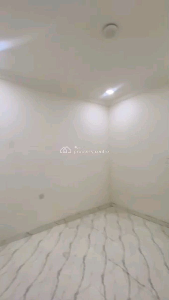 a Neatly Used and Standard Roomself Contain, Upstairs, Off Pedro Road, Shomolu, Lagos, Self Contain (single Rooms) for Rent
