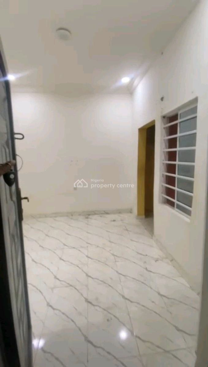 a Neatly Used and Standard Roomself Contain, Upstairs, Off Pedro Road, Shomolu, Lagos, Self Contain (single Rooms) for Rent