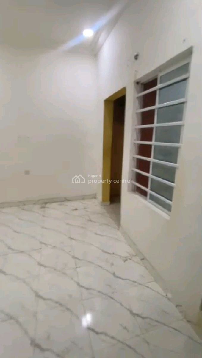 a Neatly Used and Standard Room Self Contain, Off Pedro Road, Shomolu, Lagos, Self Contain (single Rooms) for Rent