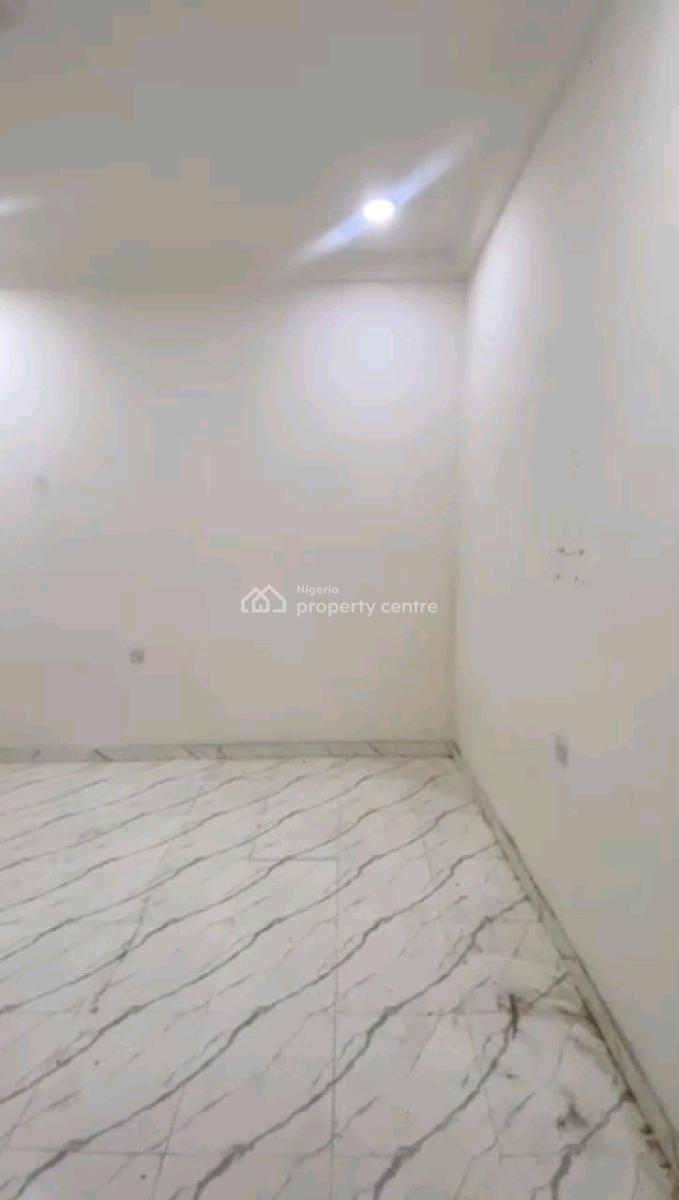 a Neatly Used and Standard Room Self Contain, Off Pedro Road, Shomolu, Lagos, Self Contain (single Rooms) for Rent