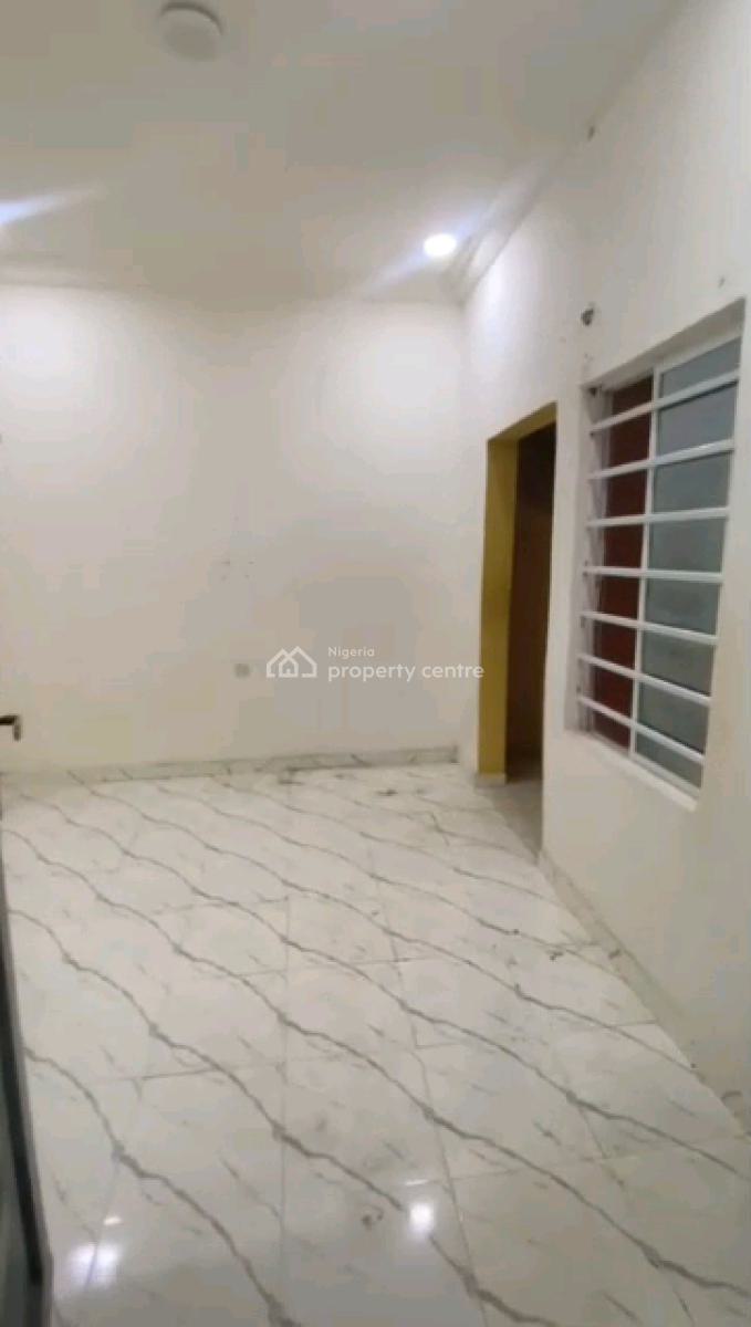 a Neatly Used and Standard Room Self Contain, Off Pedro Road, Shomolu, Lagos, Self Contain (single Rooms) for Rent