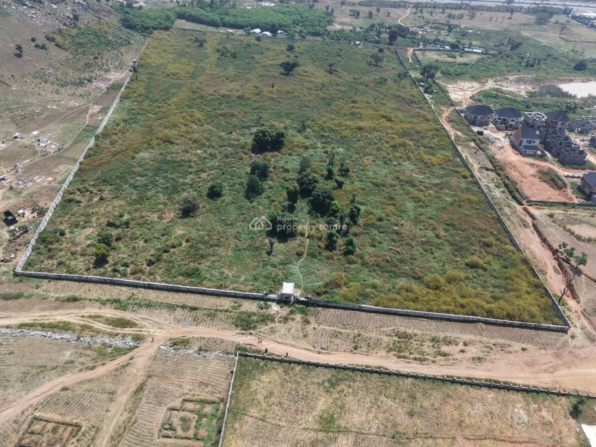 Land 9.25 Hectares  Asking Price: #12 Billion (negotiab, Wuye, Abuja, Mixed-use Land for Sale