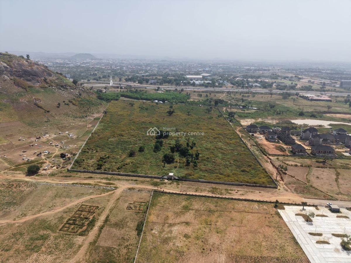 Land 9.25 Hectares  Asking Price: #12 Billion (negotiab, Wuye, Abuja, Mixed-use Land for Sale
