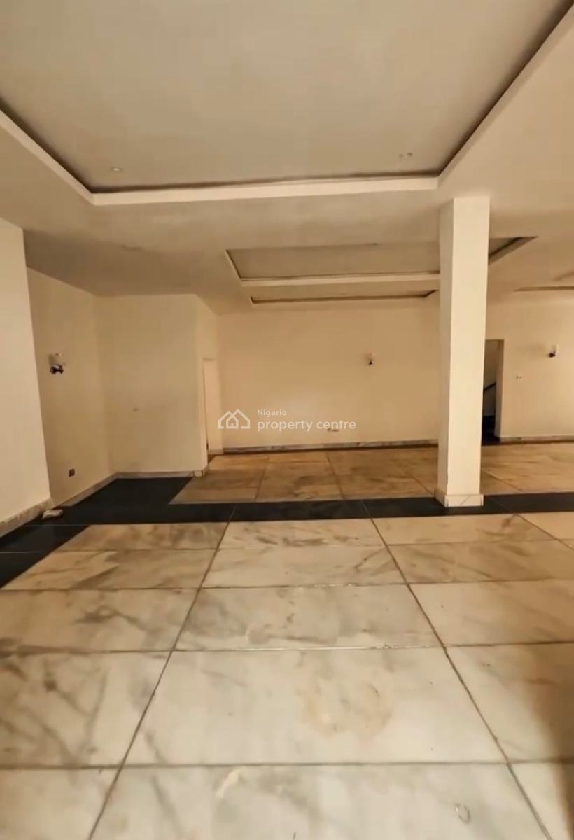 Beautifully Built Semi Detached Duplex of 5bedrooms with 2 Rooms Bq., Guzape District, Abuja, Semi-detached Duplex for Rent