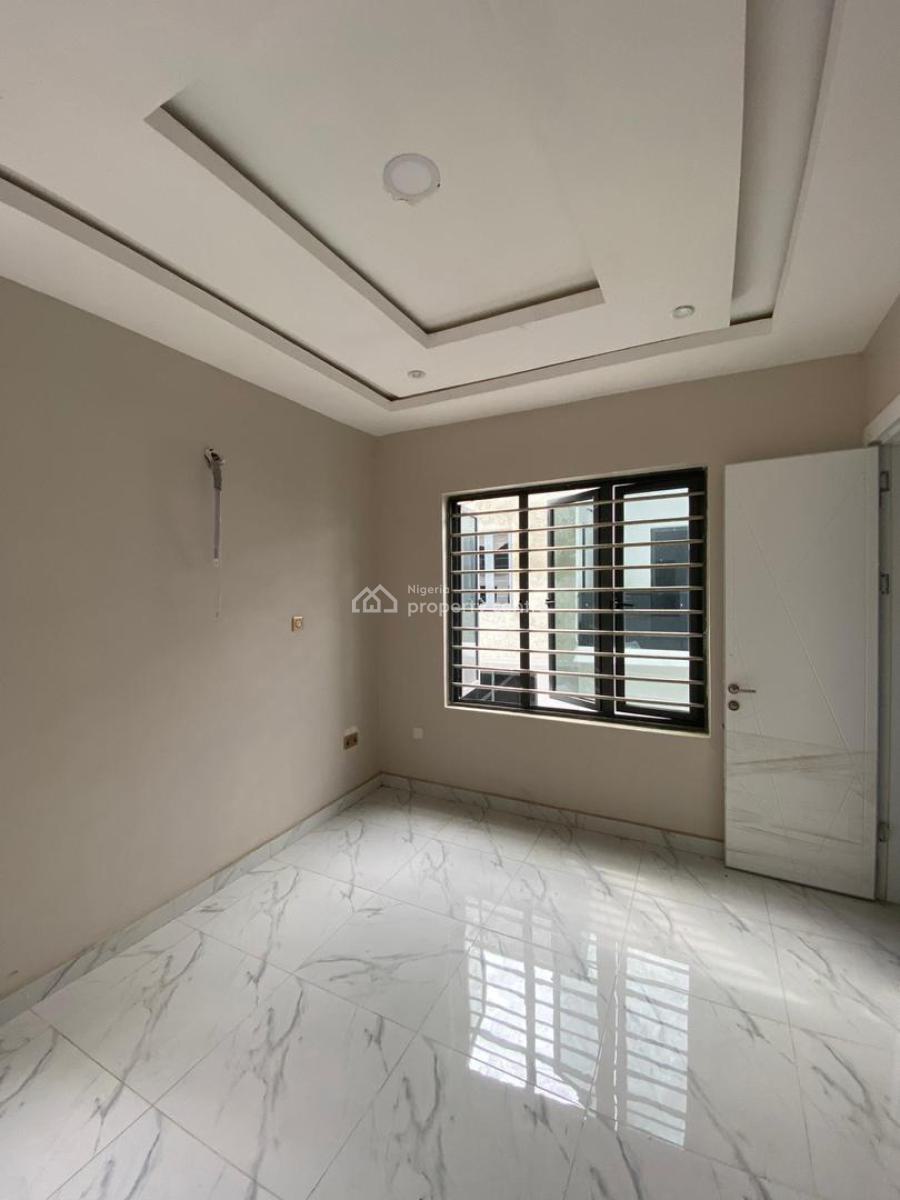 Spacious 2-bedroom Apartment with Boys Quarters, Lekki Phase 1, Lekki, Lagos, Flat / Apartment for Sale