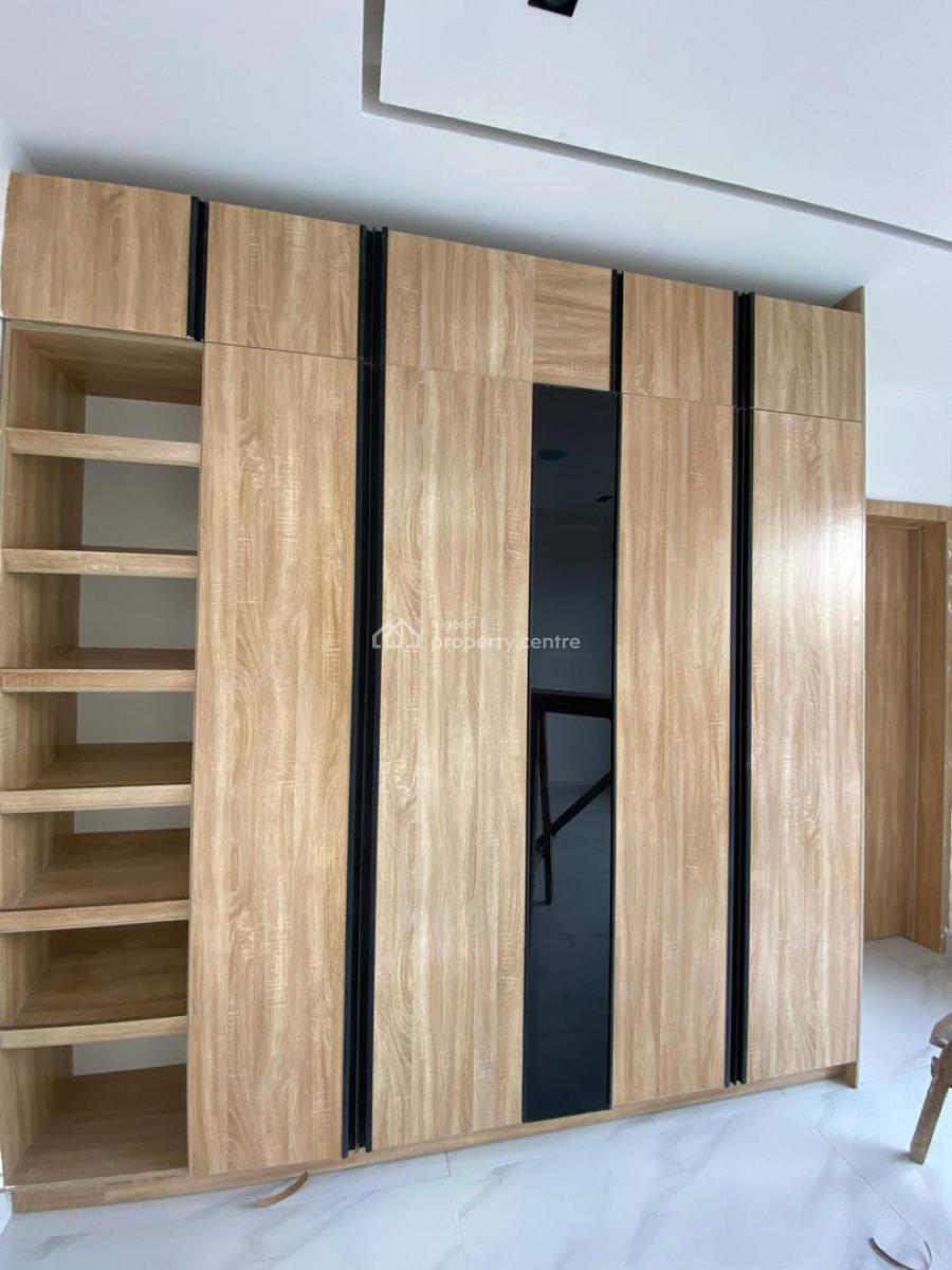 Luxury 2-bedroom Apartment with Boys Quarters, Lekki Phase 1, Lekki, Lagos, Flat / Apartment for Sale