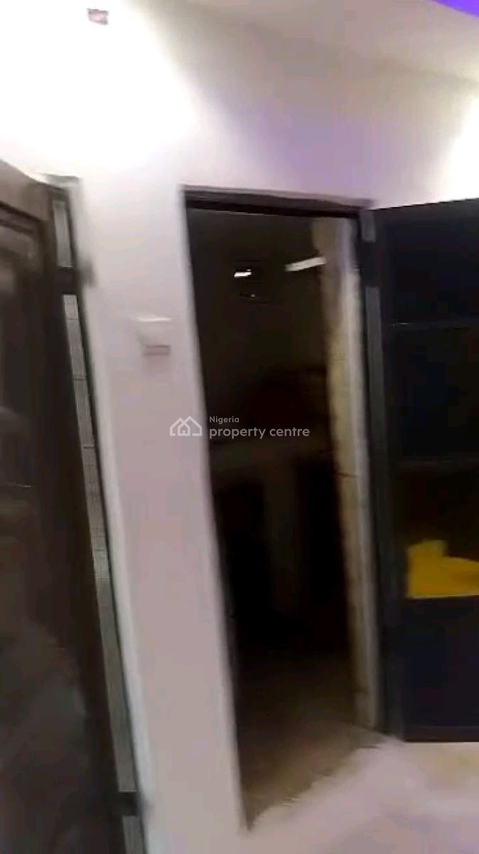 Standard and Spacious Mini Flat Pop , Water Heater, Akiode Opposite Omole Phase 1, Magodo, Lagos, Mini Flat (room and Parlour) for Rent