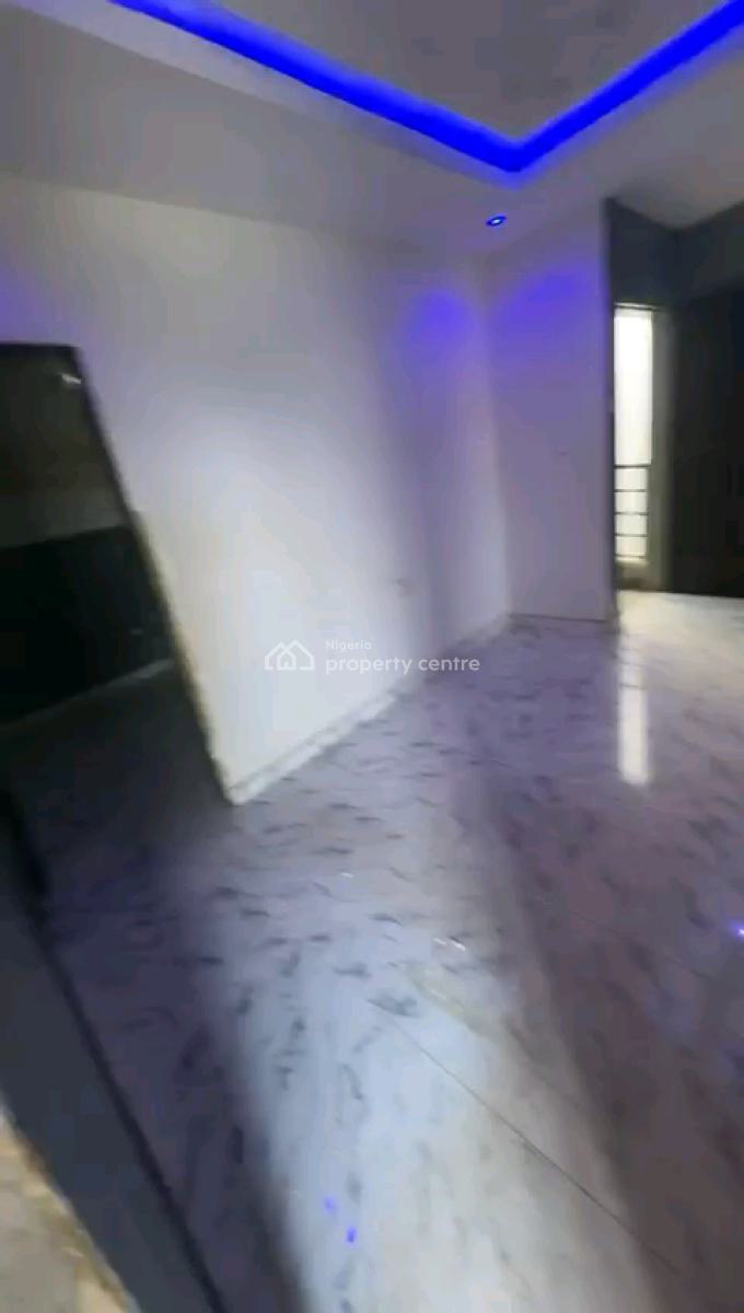 Neatly Used, Spacious and Standard 2 Bedroom Flat, Off Awoyokun, Onipanu, Shomolu, Lagos, Flat / Apartment for Rent