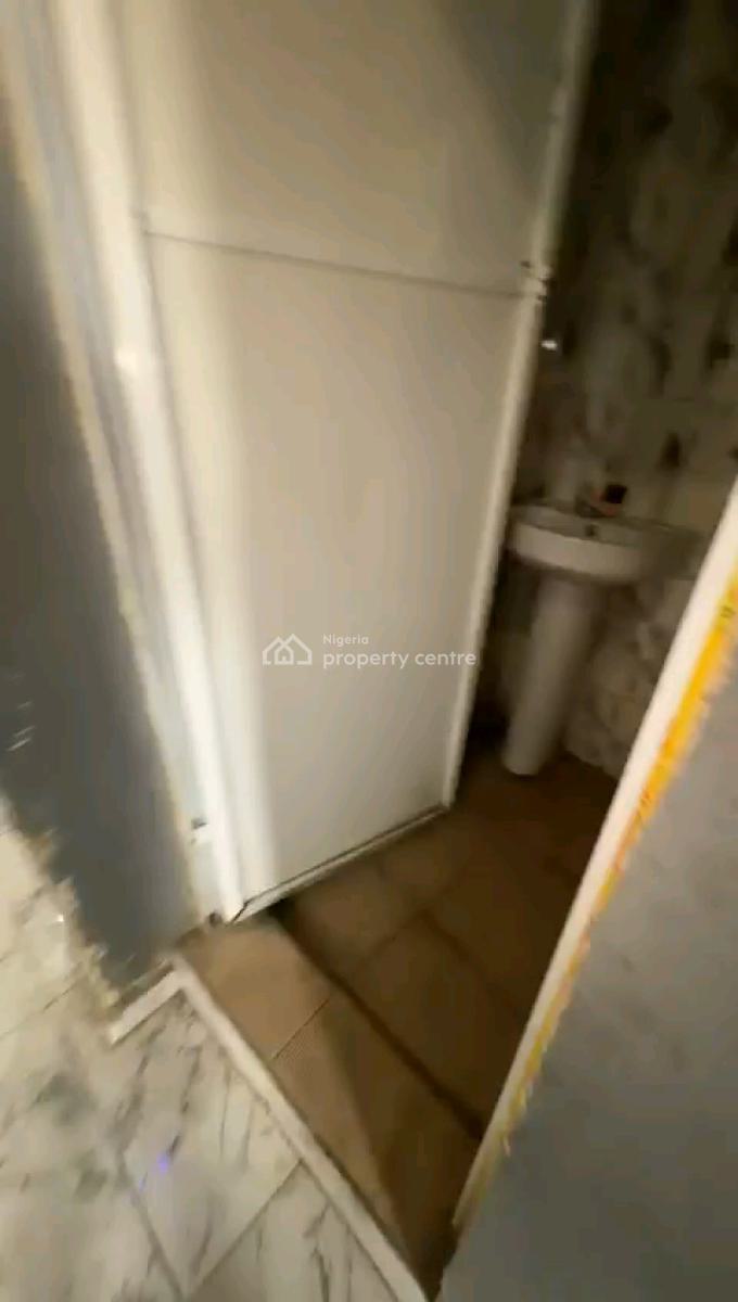 Neatly Used, Spacious and Standard 2 Bedroom Flat, Off Awoyokun, Onipanu, Shomolu, Lagos, Flat / Apartment for Rent