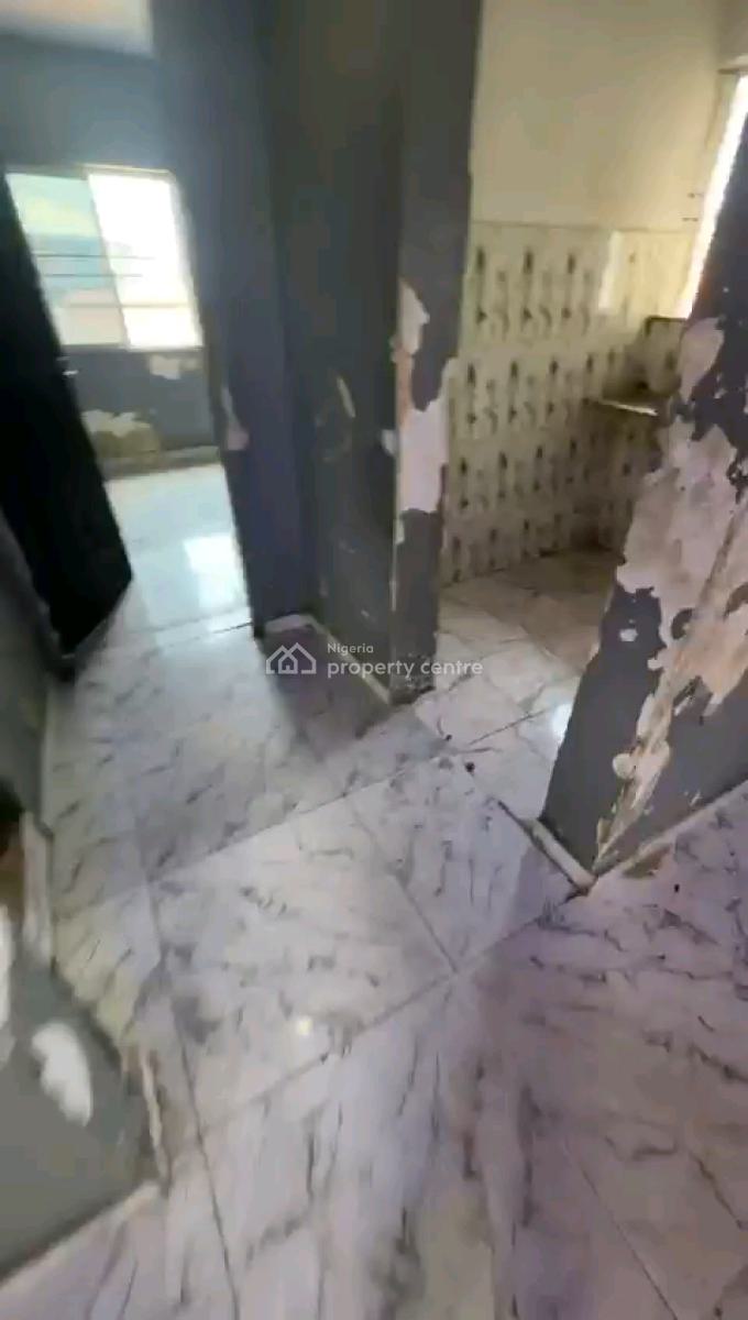 Neatly Used, Spacious and Standard 2 Bedroom Flat, Off Awoyokun, Onipanu, Shomolu, Lagos, Flat / Apartment for Rent