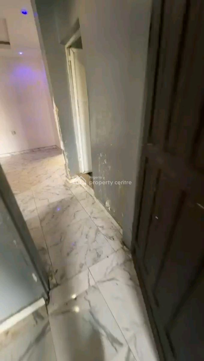 Neatly Used, Spacious and Standard 2 Bedroom Flat, Off Awoyokun, Onipanu, Shomolu, Lagos, Flat / Apartment for Rent