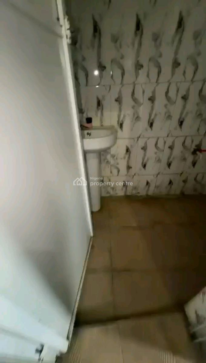 Neatly Used, Spacious and Standard 2 Bedroom Flat, Off Awoyokun, Onipanu, Shomolu, Lagos, Flat / Apartment for Rent