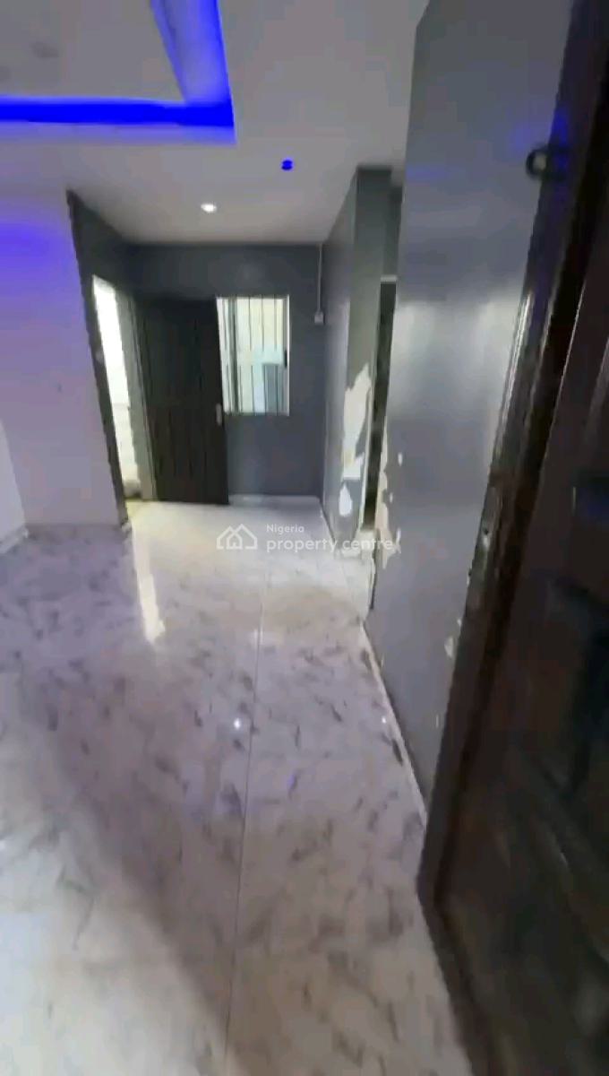 Neatly Used, Spacious and Standard 2 Bedroom Flat, Off Awoyokun, Onipanu, Shomolu, Lagos, Flat / Apartment for Rent